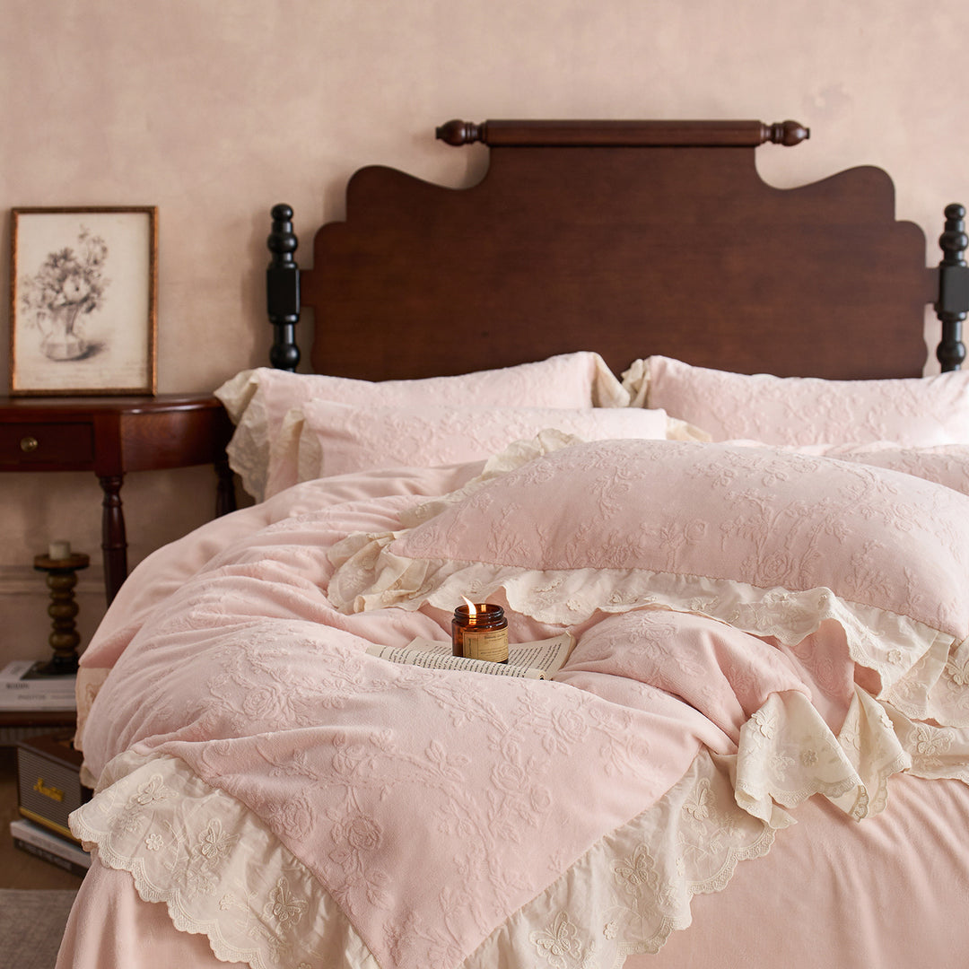 Romantic Jacquard Textured Floral Duvet Cover Set with Lace-Trimmed Ruffle Shams