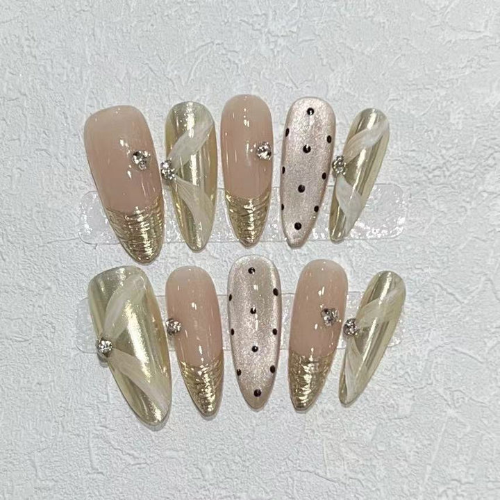 Luxury Press-On Nail Art Set with Elegant Metallic Accents Stornfield