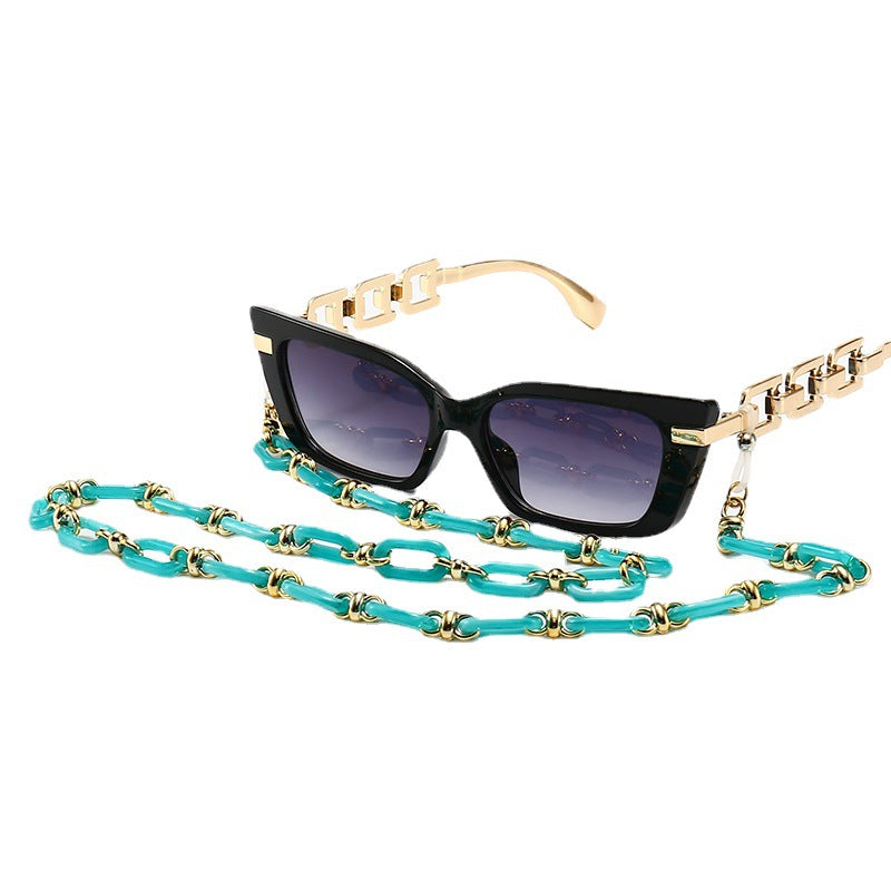 Fashion Cat-Eye Sunglasses with Elegant Chain Stornfield