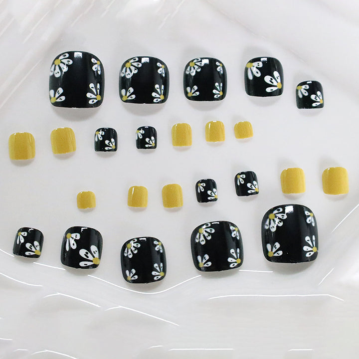 Floral Design Nail Art Stornfield