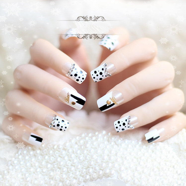 Artificial nails with elegant flower and rhinestone design Stornfield