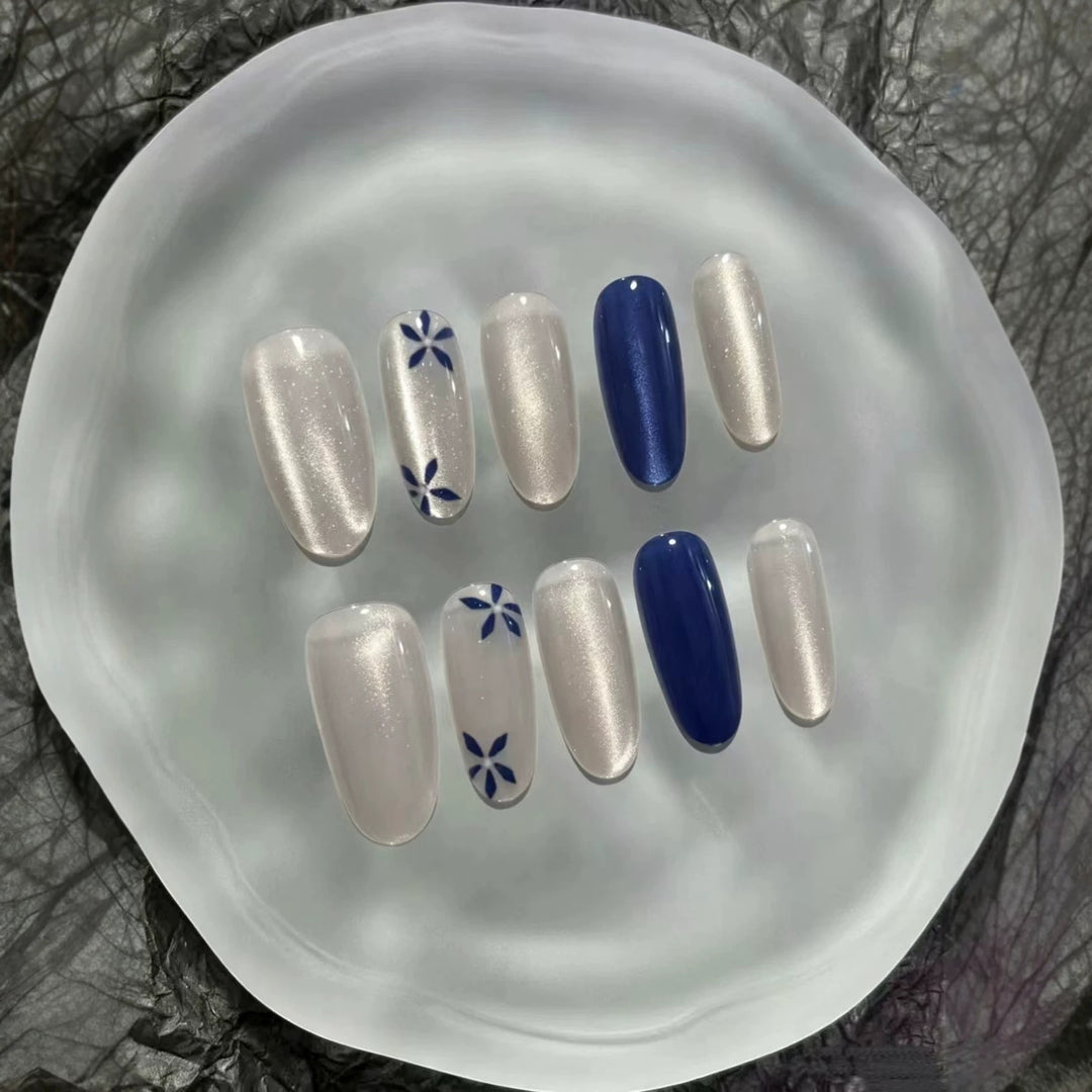 Artistic Floral-Inspired Press-On Nail Set Stornfield