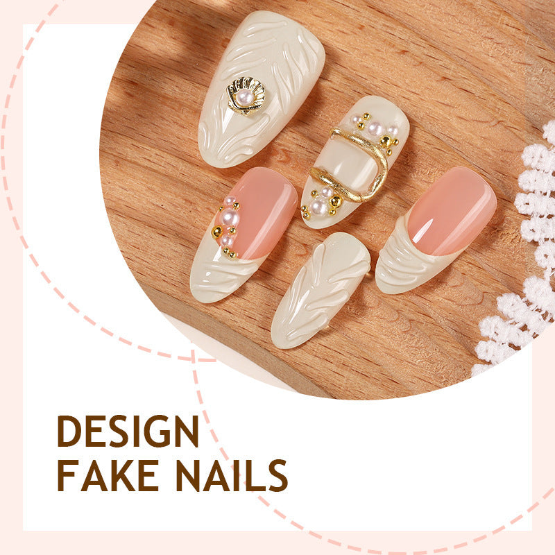 Artificial nail set with glamorous gold accents Stornfield