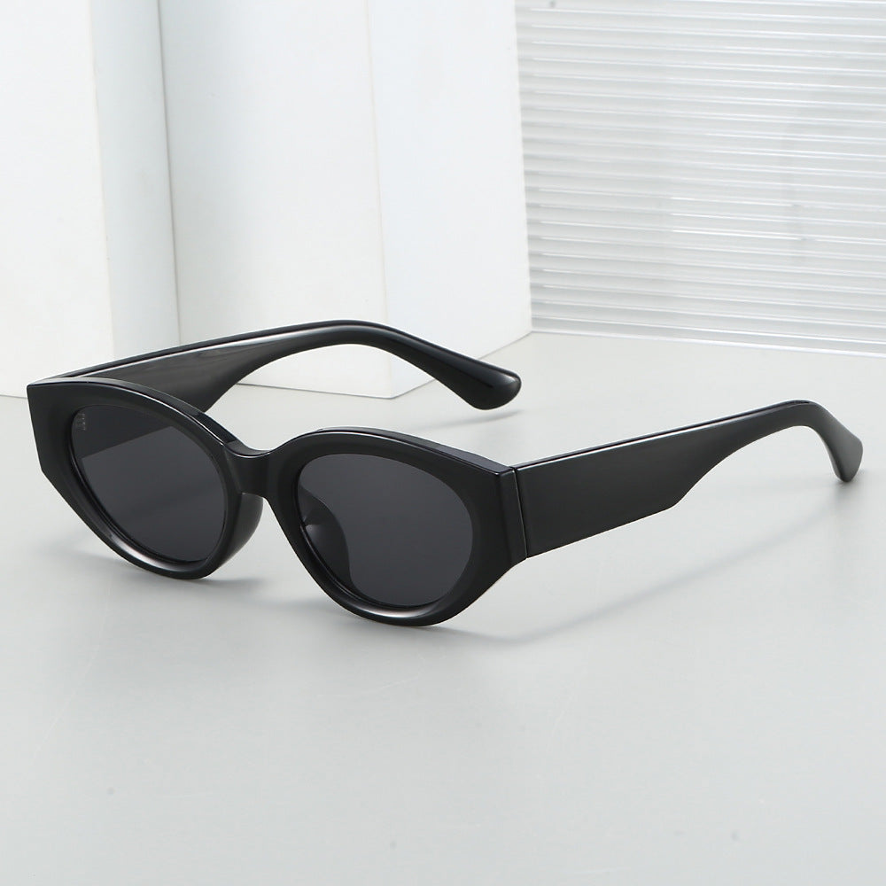 Women Cat-Eye Sunglasses with modern, transparent frame and UV protection Stornfield