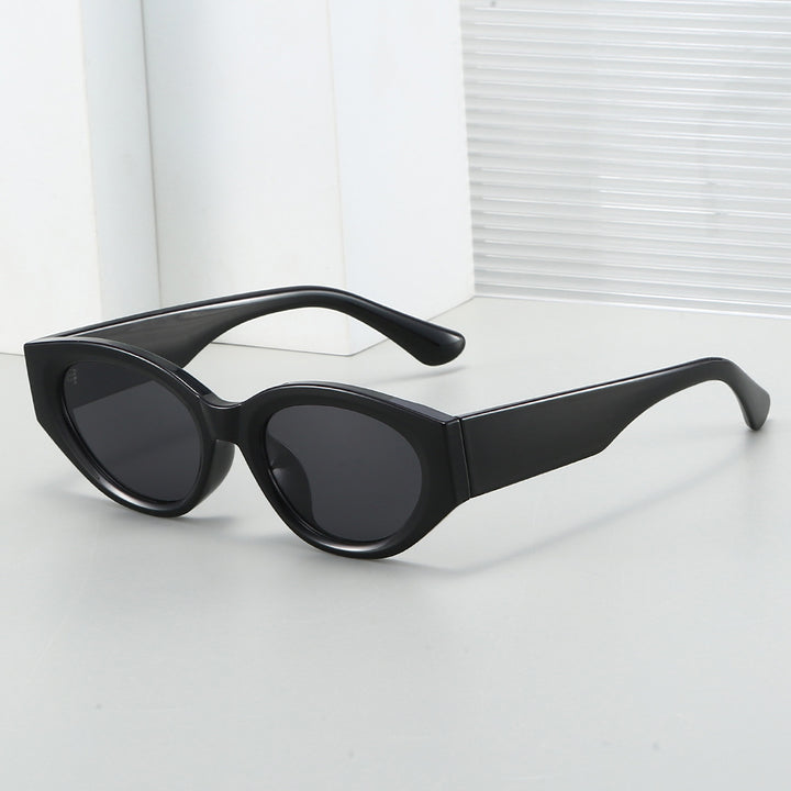 Women Cat-Eye Sunglasses with modern, transparent frame and UV protection Stornfield