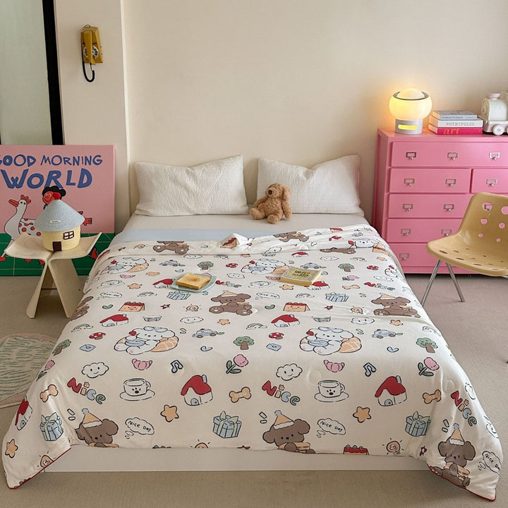 Quilted children's comforter with cute animal print and light microfiber filling