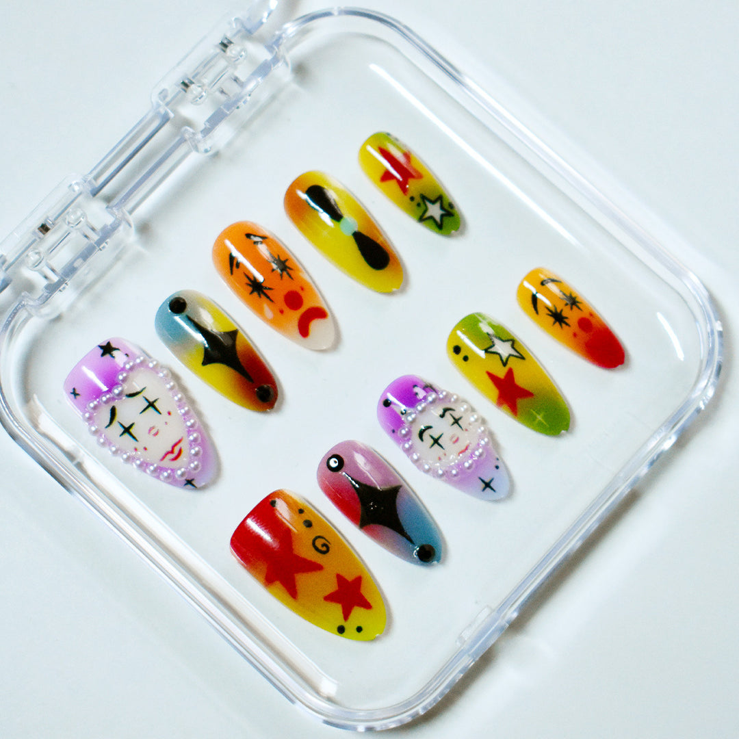 Artistic Kiss-Themed Press-On Nail Art Stornfield