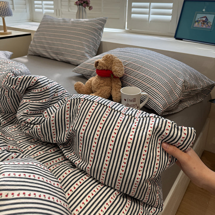 Cozy Plaid Bedding Set