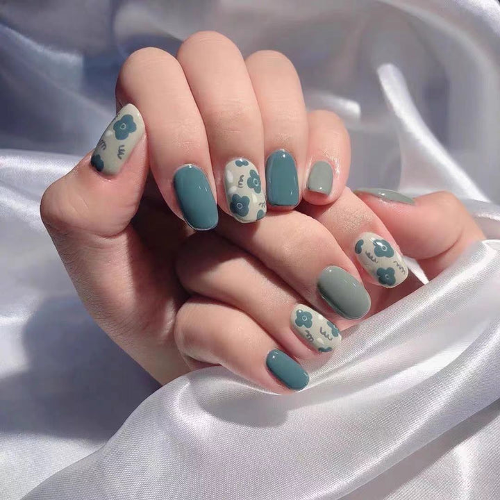 Stylish art nails with floral accents Stornfield