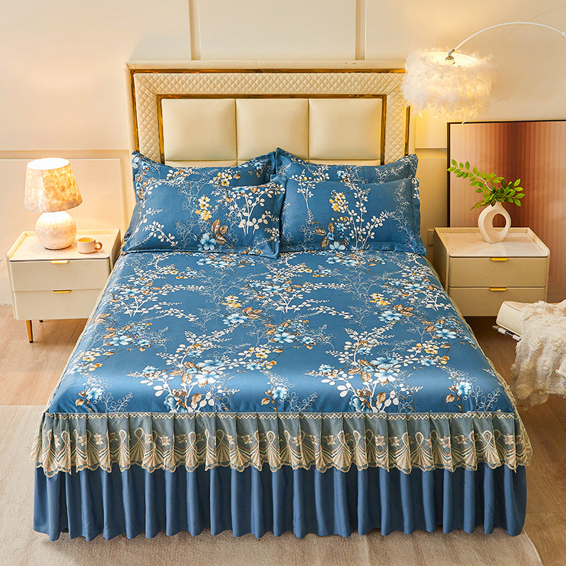 Ladies daybed cover with playful bear motif Stornfield