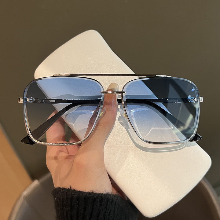 Women square sunglasses with protective lenses and modern metal frame Stornfield