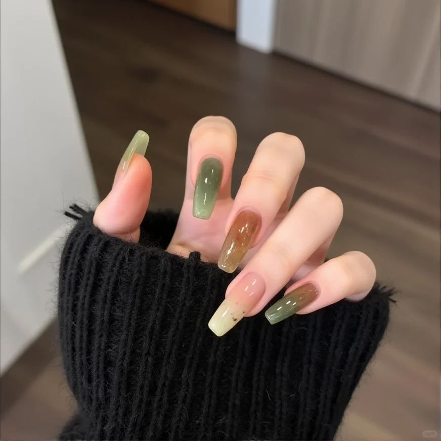 Elegant Artificial Nail Decoration Stornfield