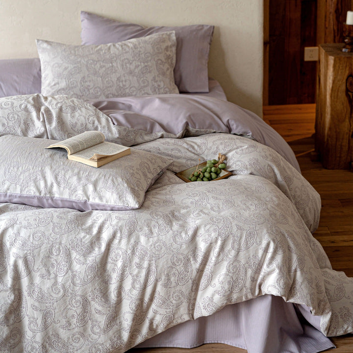 Duvet cover set made of cotton Renforcé with fine Toile flower pattern and extra soft jersey fitted sheet