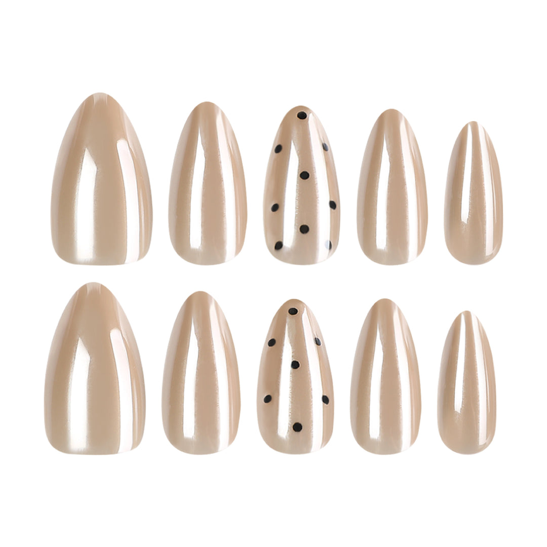 High-Quality Artificial Nails Stornfield