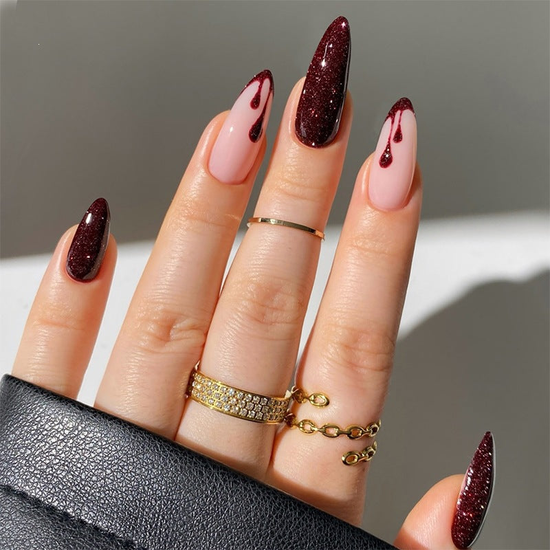 Nail art set with sparkling glitter and classic accents Stornfield