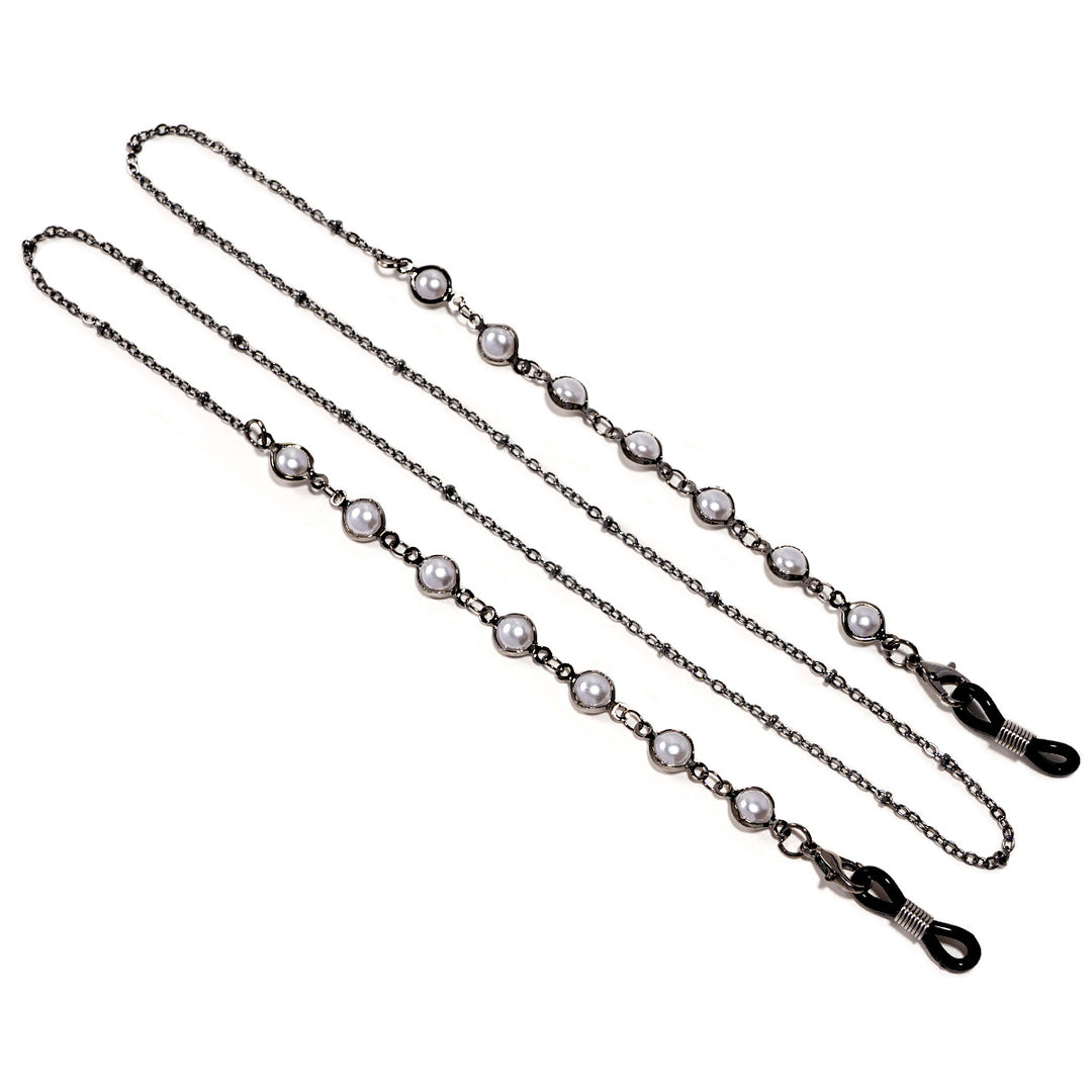 Elegant Pearl-Embellished Glasses Chain Stornfield