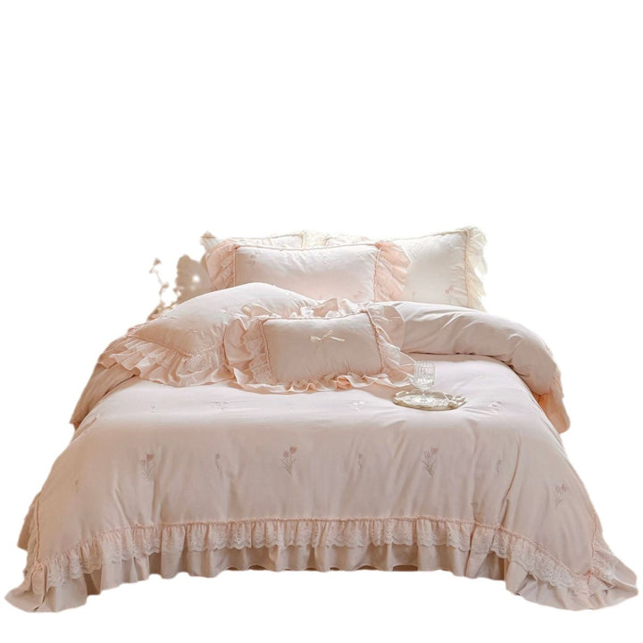 Shabby-Chic bedding set made of soft cotton blend with ruffles and delicate tulip embroidery