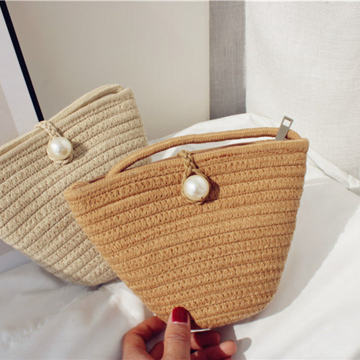 Elegant shoulder bag with pearl closure Stornfield