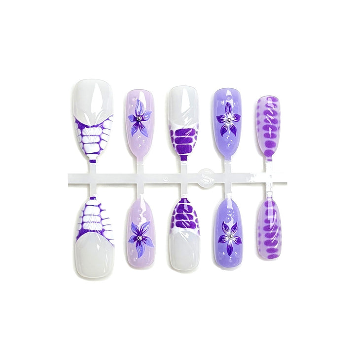 Artistic Floral-Designed Press-On Nail Set 1790745711