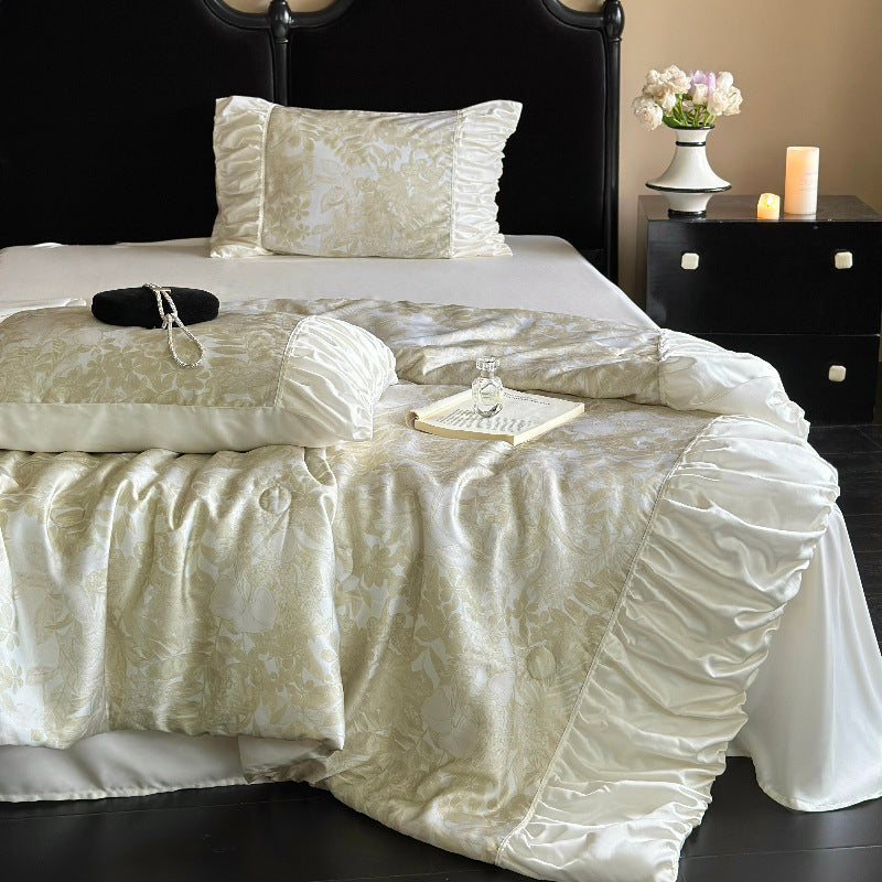 Bedding set made of satin jacquard with gathered ruffle and elegant pillowcases