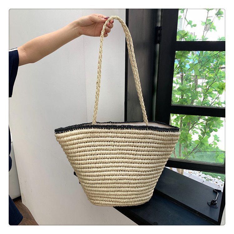 Handmade beach bag with wide bottom and sturdy handle Stornfield