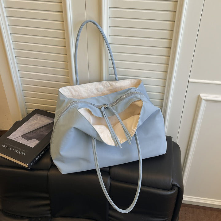 Elegant Handbag with Practical Interior Stornfield