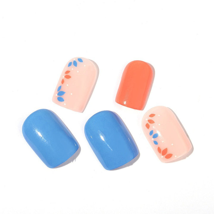 Creative nail set with floral and glamorous design Stornfield
