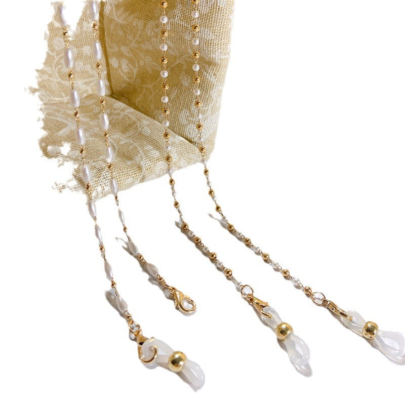 Elegant glasses holder chain with pearls Stornfield