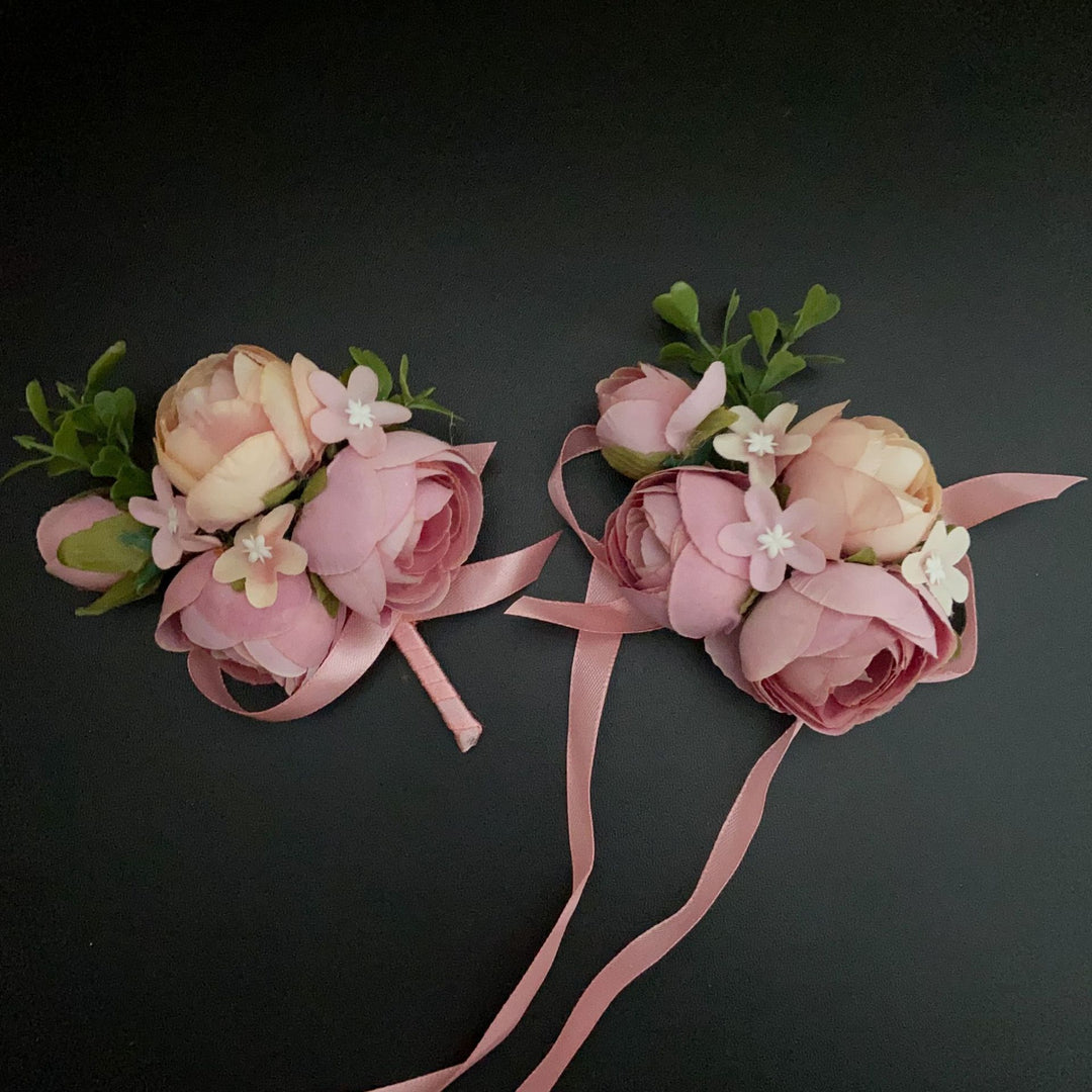 Elegant Floral Brooch
