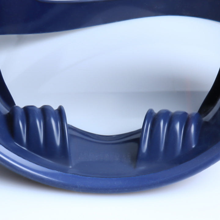 Swimming mask with ergonomic silicone sealing ring Stornfield