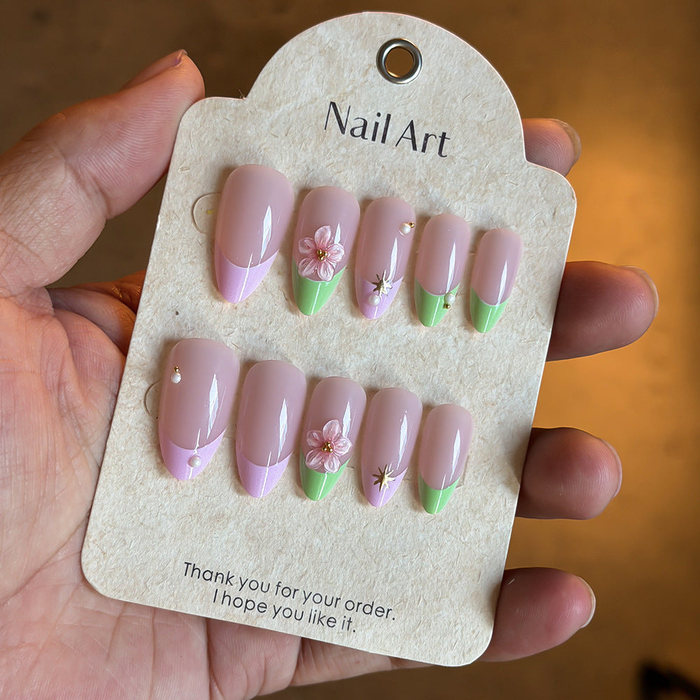 Elegant Floral Accented Press-On Nail Set Stornfield