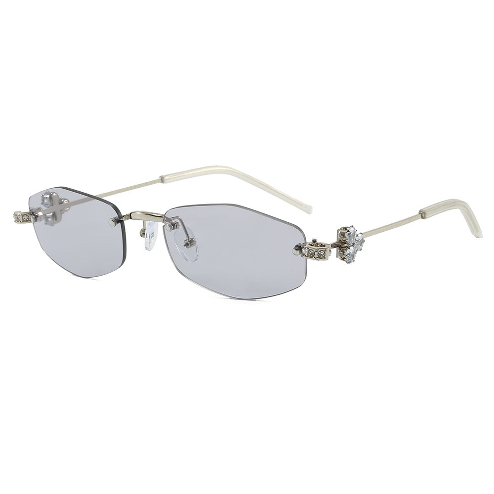 Fashionable Sunglasses in Elegant Rectangular Design with Floral Details Stornfield