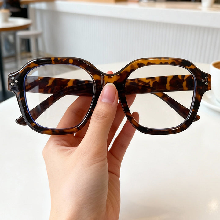 Elegant Oversized Square Frame Sunglasses Stornfield