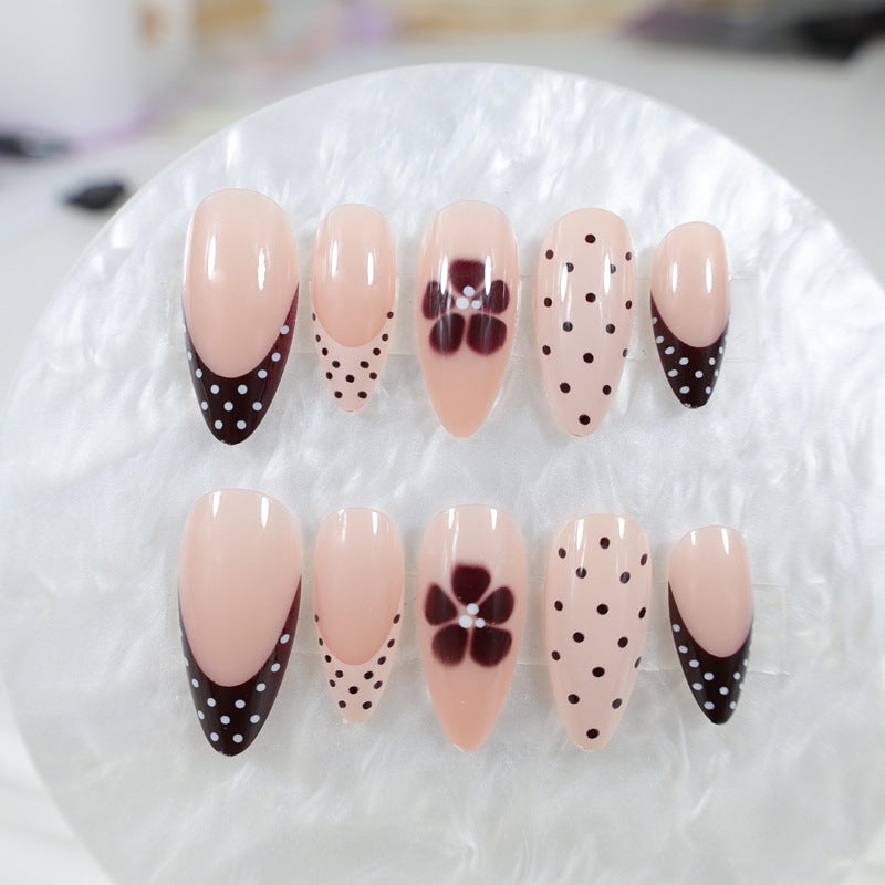 Artificial nail set with elegant flower and dot pattern design Stornfield