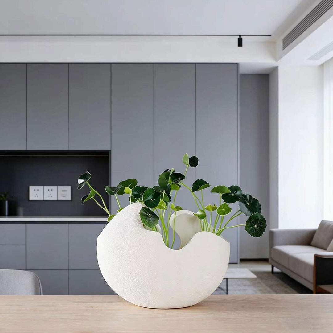 Elegant and modern ceramic vase Stornfield