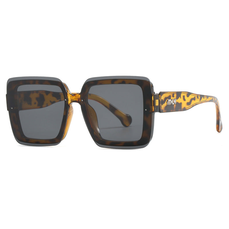 Women's oversized sunglasses in urban design Stornfield