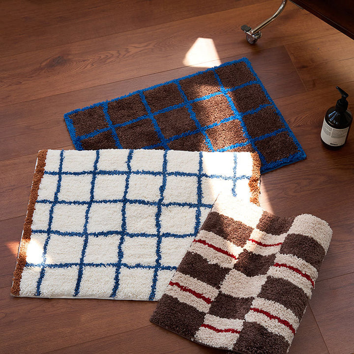 Plush Checkered Bath Mat