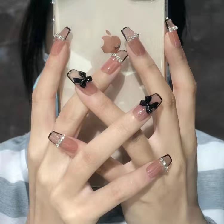 Elegant Deluxe Artificial Nails Stornfield