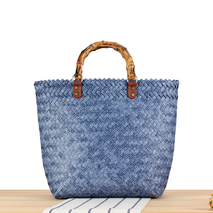Stylish shopping bag made of braided natural material Stornfield