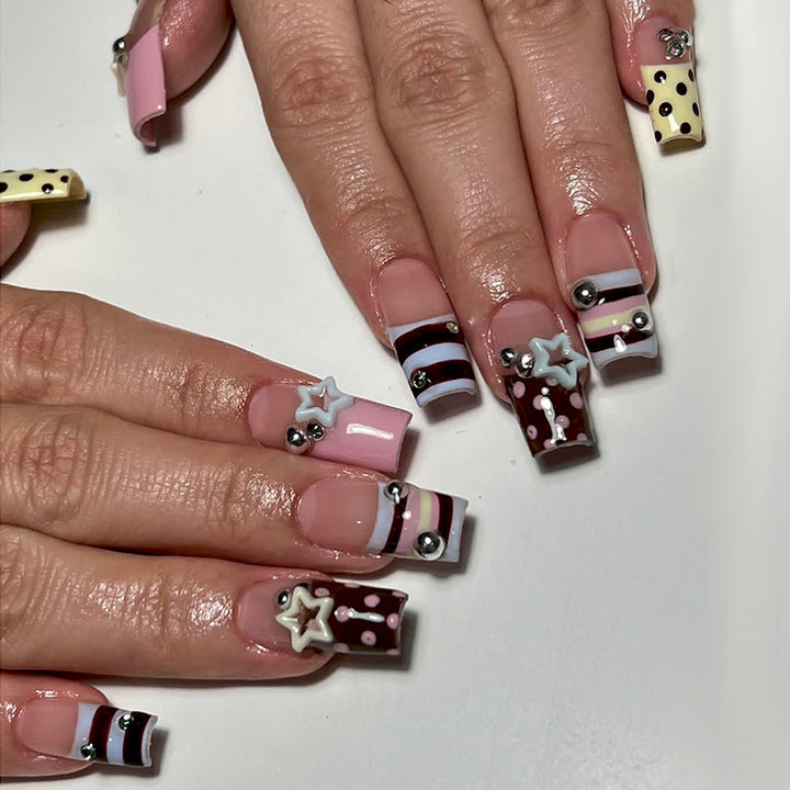 Artificial Fingernails with Playful Design Stornfield