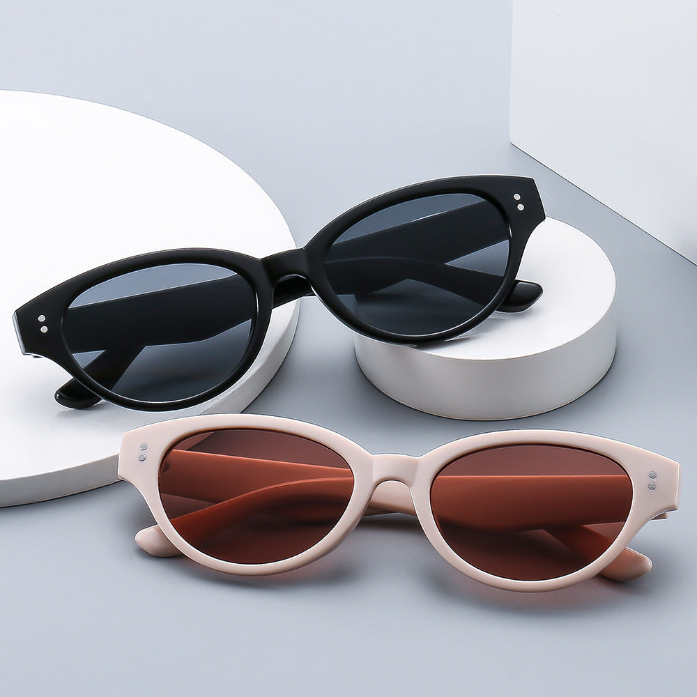 Retro-Inspired Luxurious Cat-Eye Sunglasses Stornfield