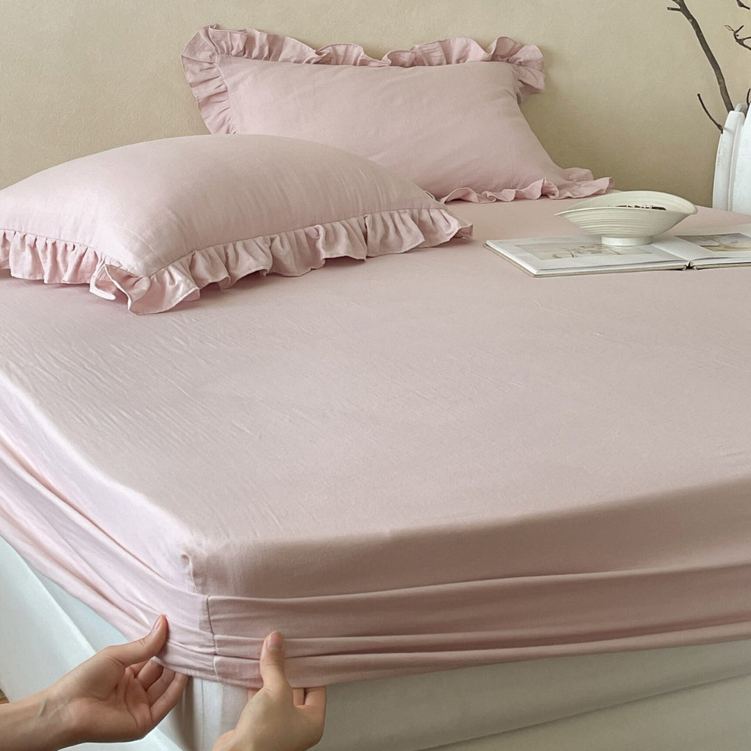 Romantic ruffled bedding set with pillowcases and fitted sheets