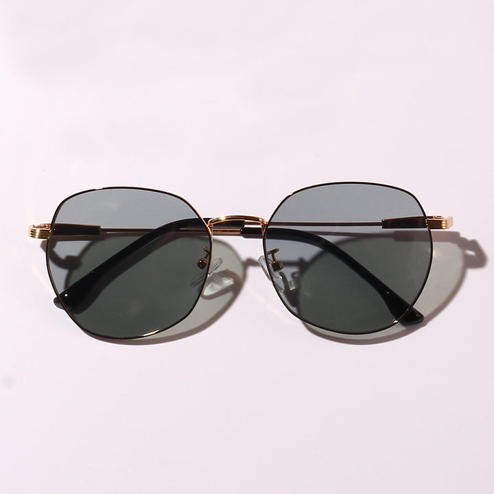 Women's striking geometric sunglasses with UV protection Stornfield