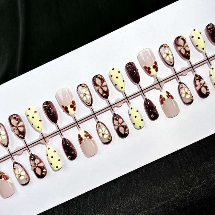Elegant Polka Dot and Lace Press-On Nail Set