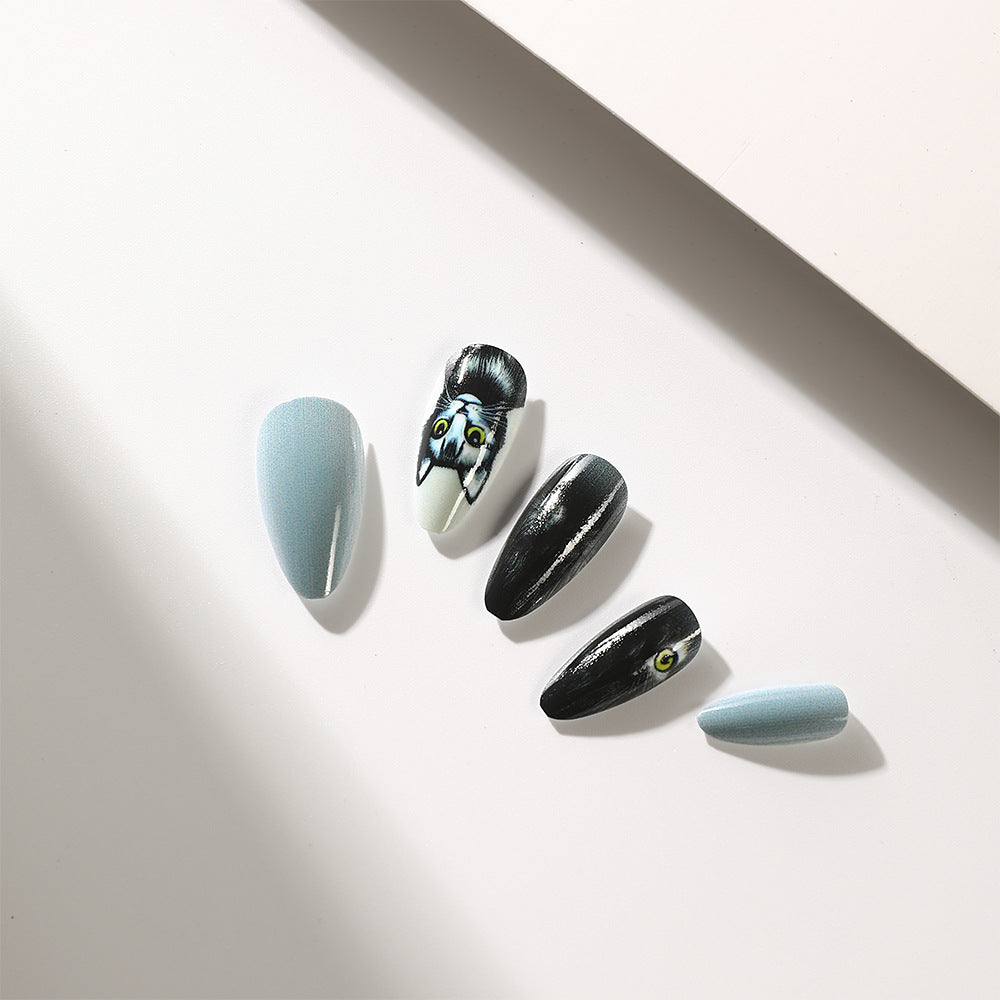 Stylish cat motif artificial nails Stornfield