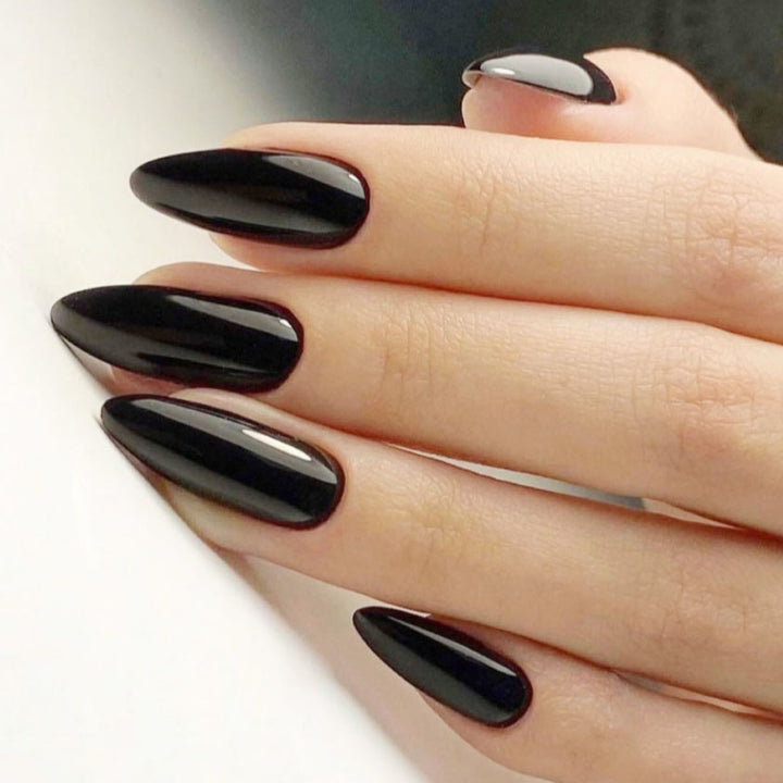 Press-On Almond-Shaped Nail Tips Stornfield