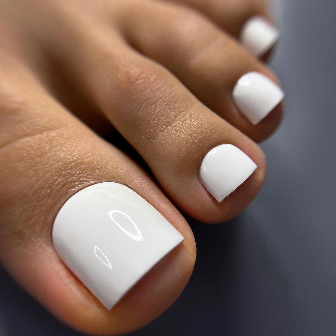 Artificial nails for elegant foot care Stornfield