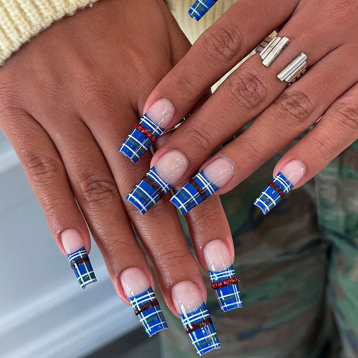 Artificial nails with plaid pattern and glitter stones Stornfield