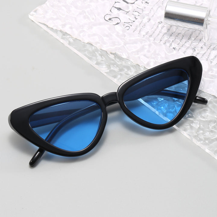 Ladies stylish Cat-Eye sunglasses with striking design Stornfield