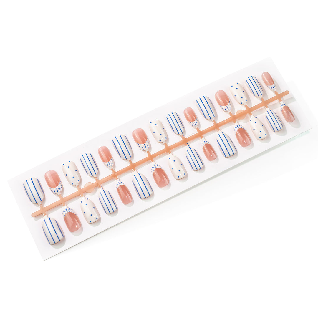 Elegant Artistic Press-On Nail Set with Geometric Patterns Stornfield
